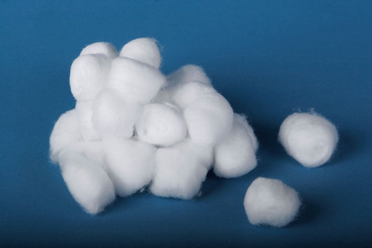 white cotton balls, medium, medline