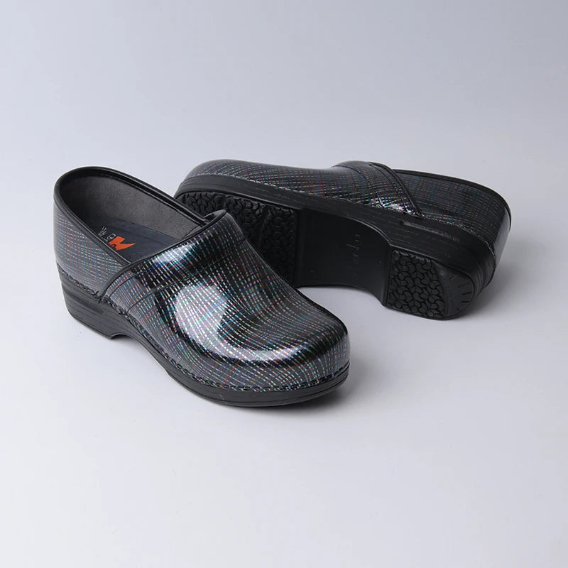 Clogs for Women - Wavy Flowy Lines